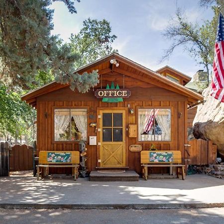 Whispering Pines Lodge Кернвилл Экстерьер фото
