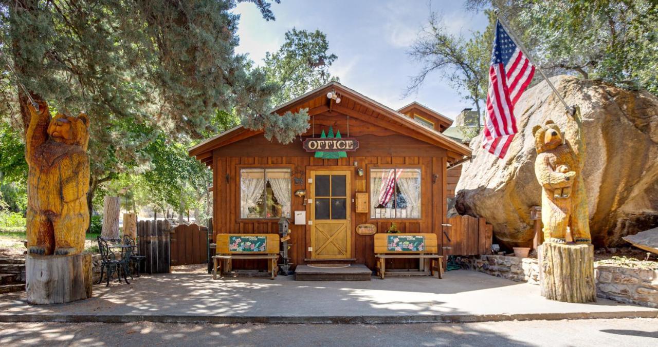 Whispering Pines Lodge Кернвилл Экстерьер фото