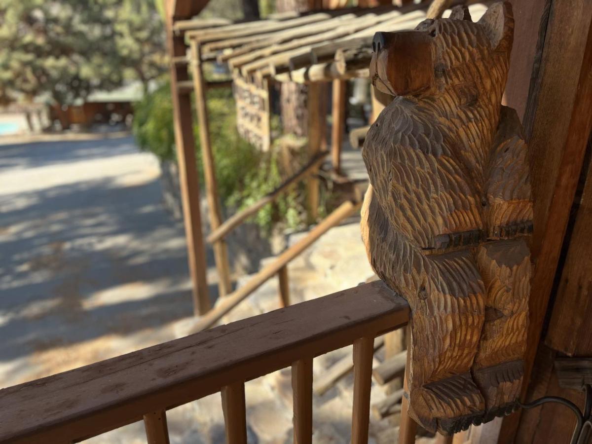 Whispering Pines Lodge Кернвилл Экстерьер фото
